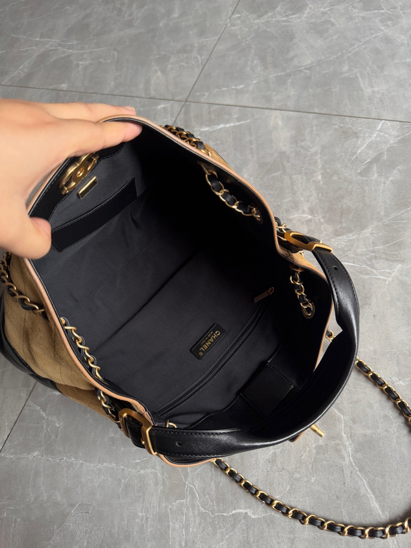 Chanel 25A lambskin tote bag in color-block leather, 2026 seasonal collection