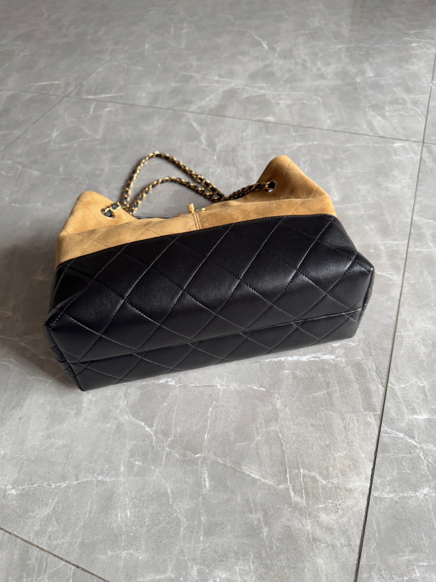 Chanel 25A lambskin tote bag in color-block leather, 2026 seasonal collection